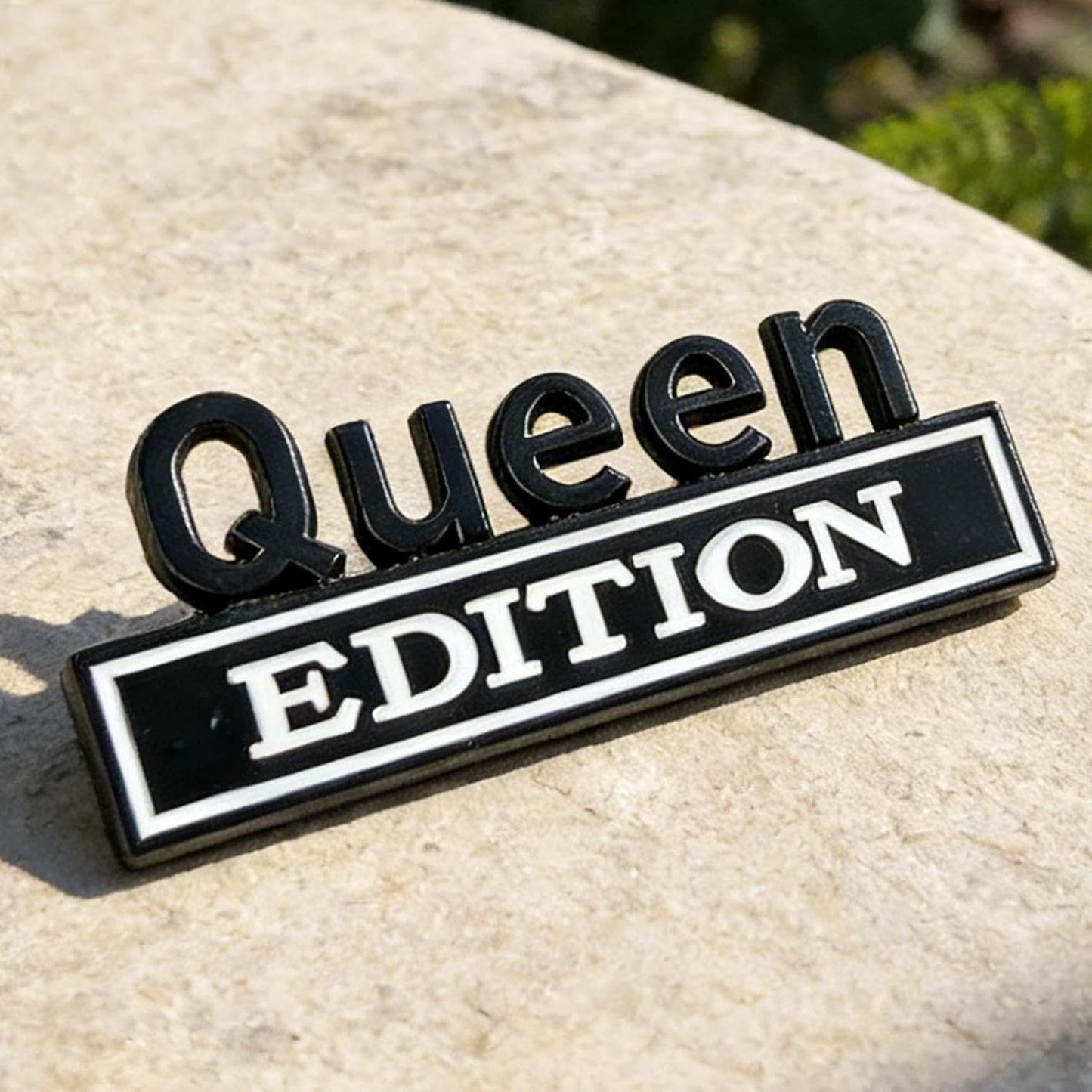 👑 Queen Edition 3D Metal Vehicle Emblem